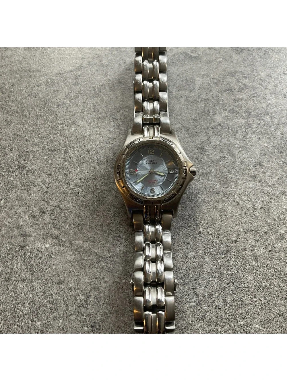 Guess Womens Diver Style Watch 30mm Silver Tone Stainless Steel Case And Band BK